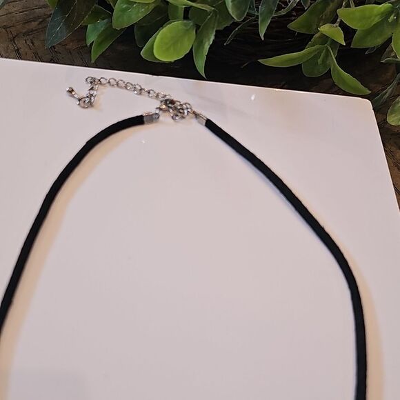 Black and silver beaded necklace adjustable - Picture 3 of 4